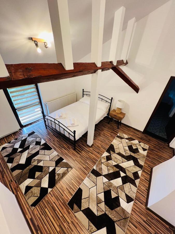 Apartament In Regim Hotelier King Mediaş Zewnętrze zdjęcie